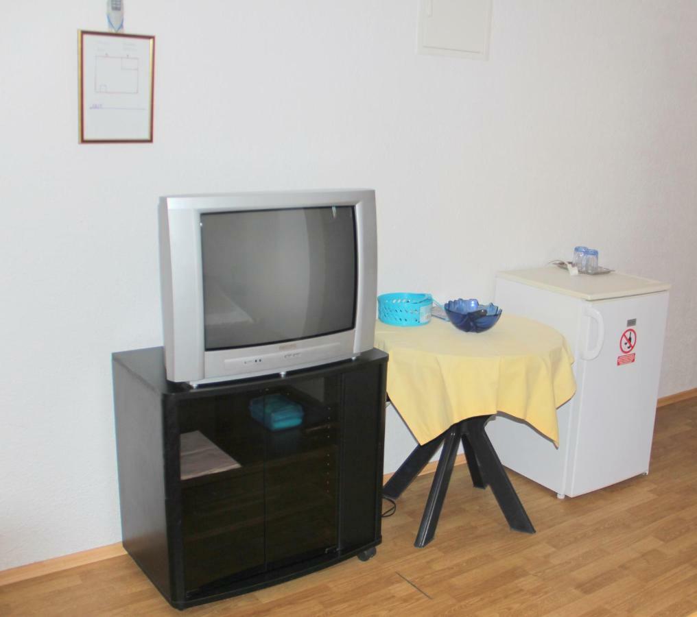 Guesthouse Donko 1 & 2 塞尼 外观 照片